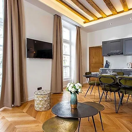 Magnificent - 2br/6p - Le Marais 2* Paris